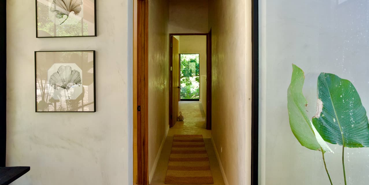 Modern Tropical Retreat in Santa Teresa — photo