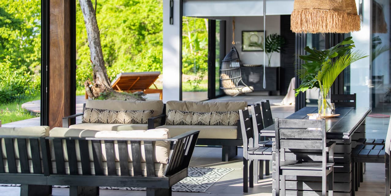 A Mountain Retreat with Ocean & Jungle Views — photo