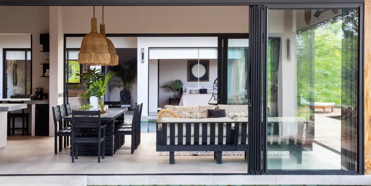 A Mountain Retreat with Ocean & Jungle Views — photo
