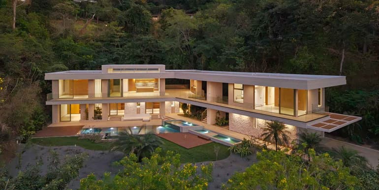 Refined Tropical Living with Panoramic Ocean Views in Tamarindo