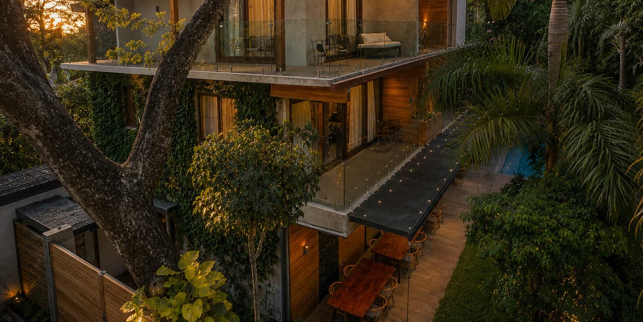 9-Room Boutique Hotel with Pool Walking Distance to the Beach — photo