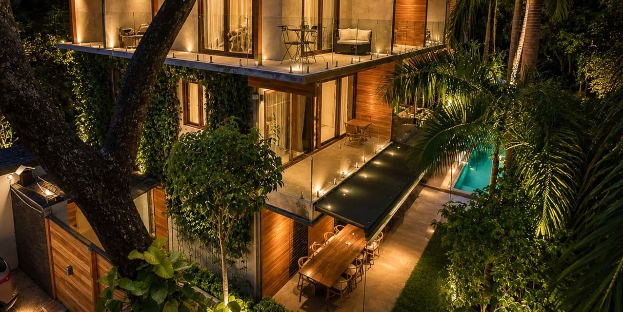 9-Room Boutique Hotel with Pool Walking Distance to the Beach — photo