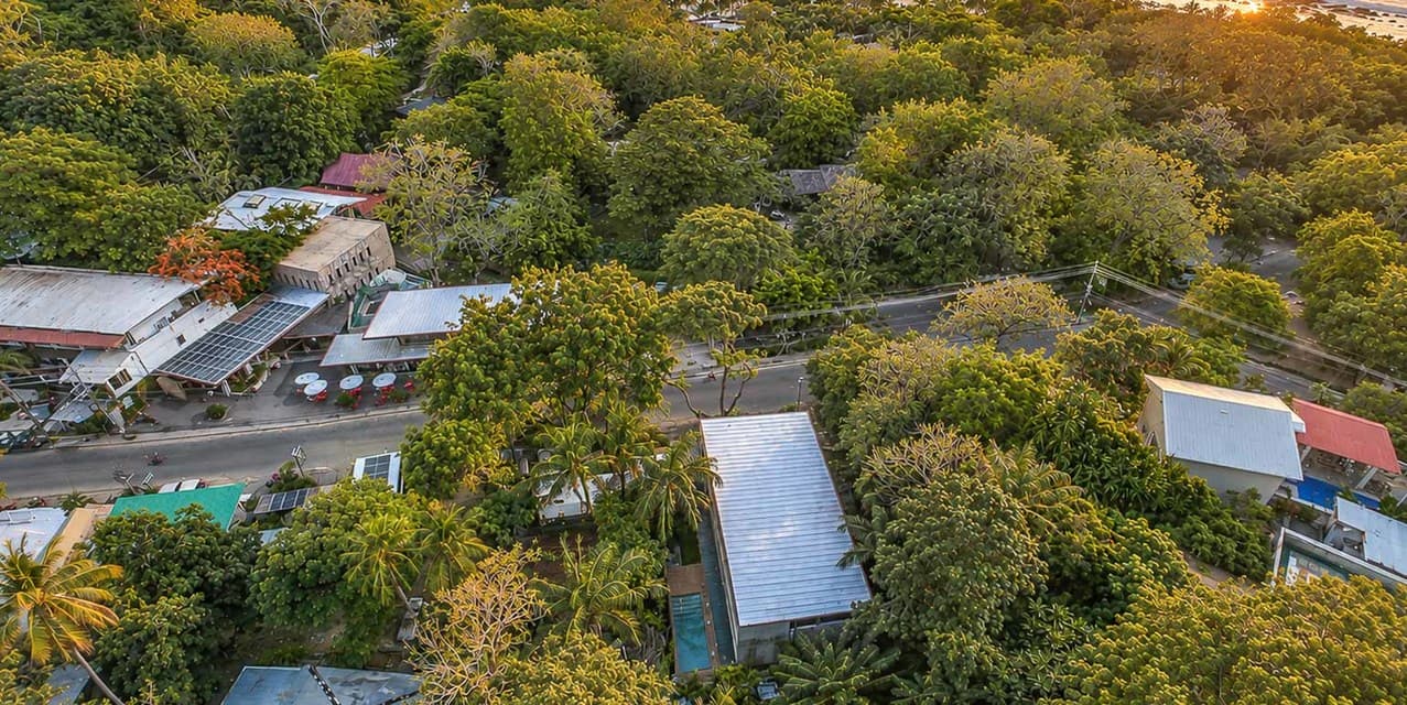 9-Room Boutique Hotel with Pool Walking Distance to the Beach — photo