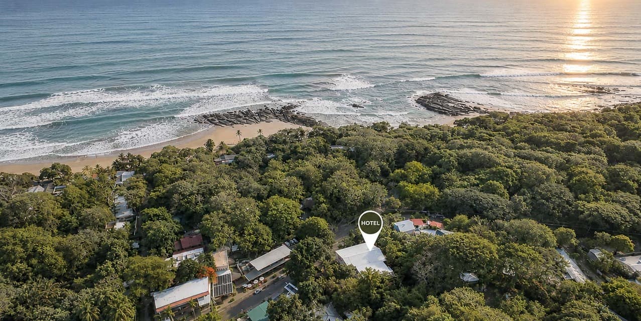 9-Room Boutique Hotel with Pool Walking Distance to the Beach — photo