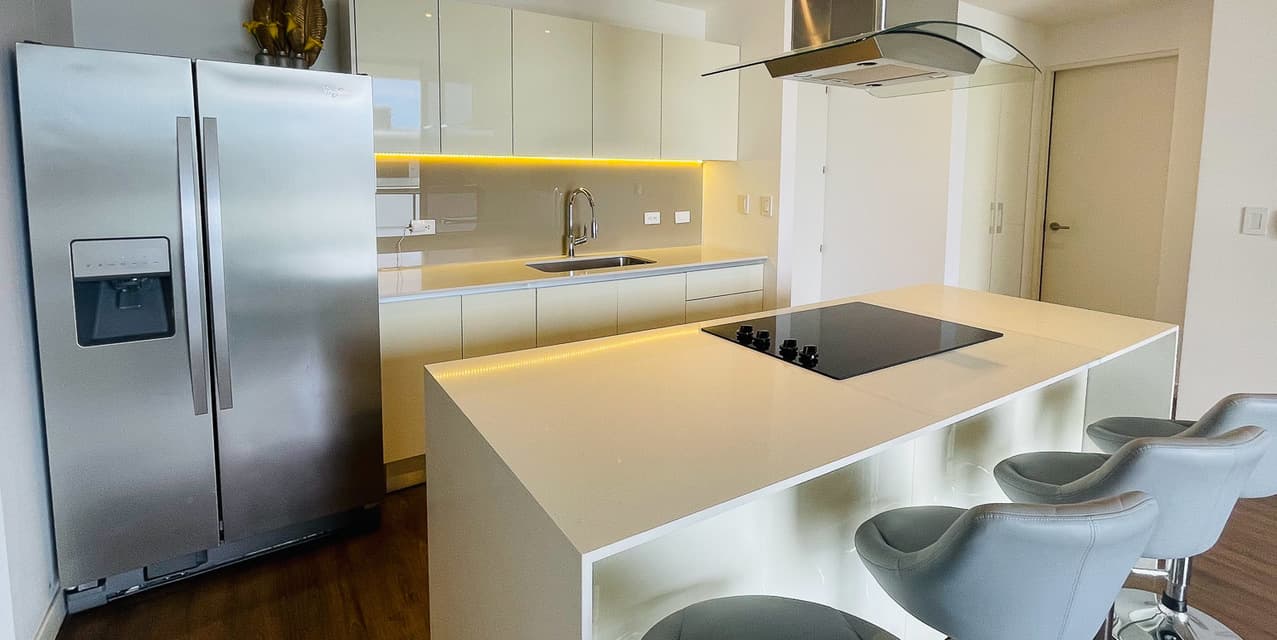 Top-Floor Furnished Apartment with Great Views at Escazú Village — photo