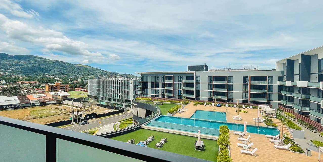 Top-Floor Furnished Apartment with Great Views at Escazú Village — photo