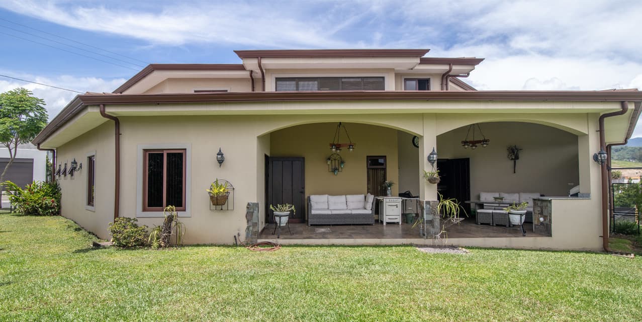 Casa Esquinera en Tierras del Este — photo