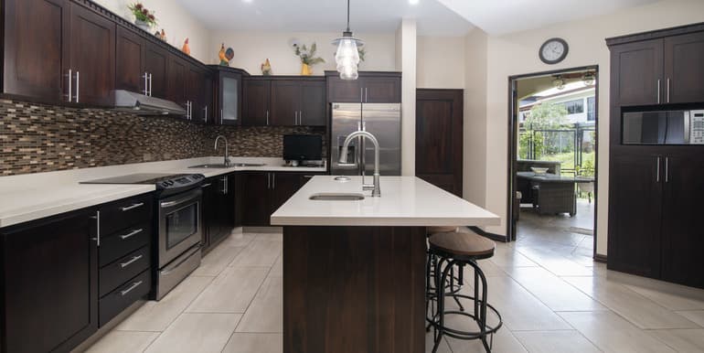 The Corner Home @ Tierras del Este