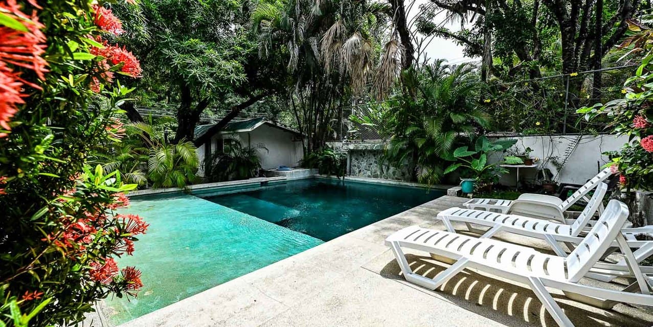 7-Unit Boutique Hotel with Pool and Commercial Growth Potential — photo