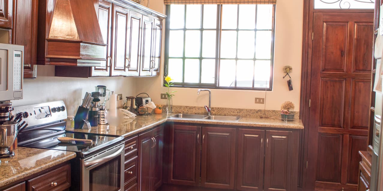 Cozy Colonial Home — photo