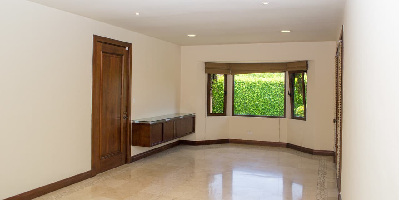 Investment: The Eastwest Home in Cerro Alto — photo