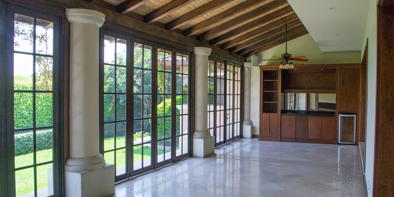 Investment: The Eastwest Home in Cerro Alto — photo