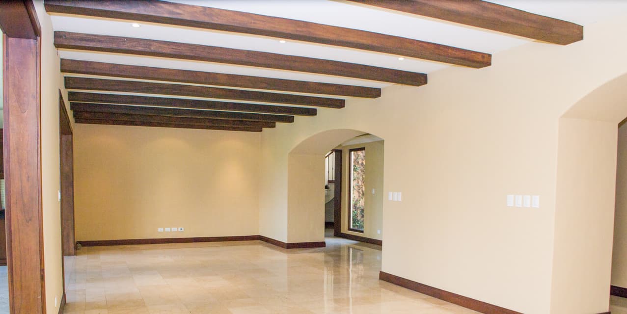 Investment: The Eastwest Home in Cerro Alto — photo
