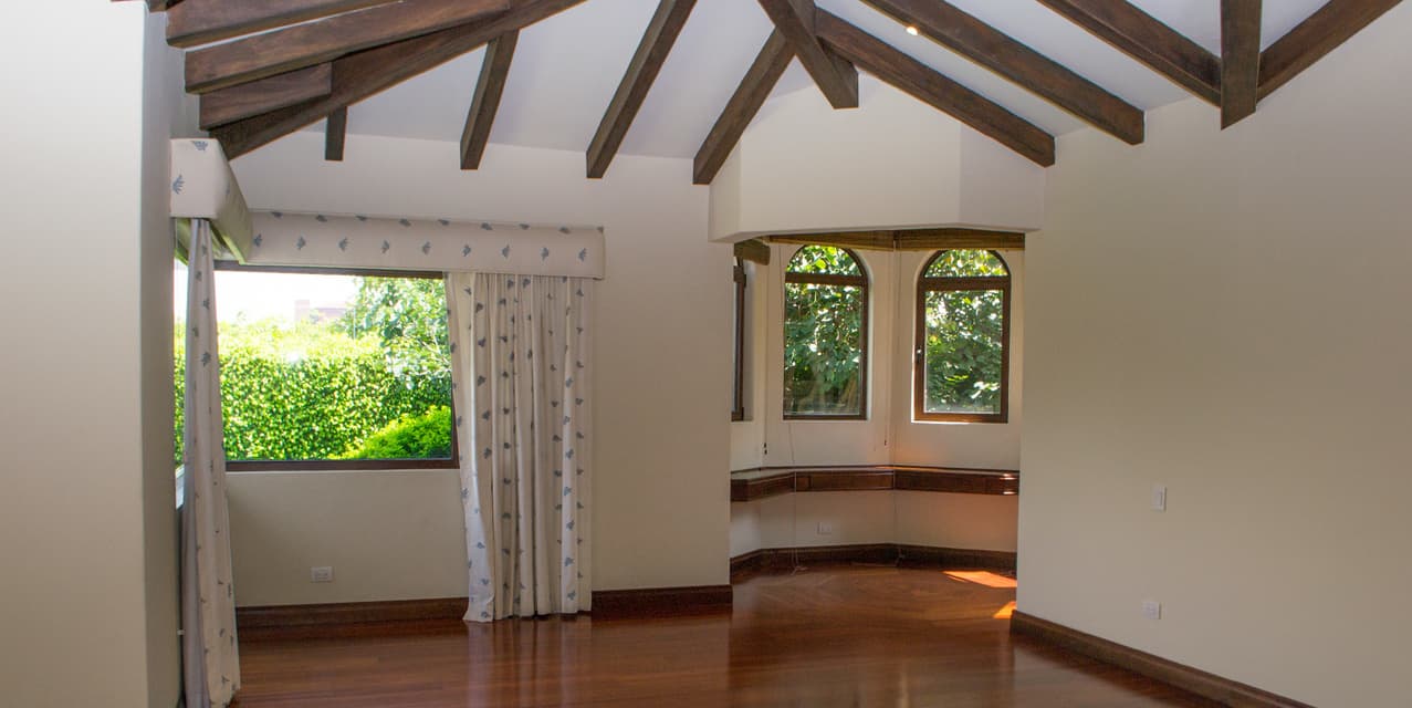 Investment: The Eastwest Home in Cerro Alto — photo