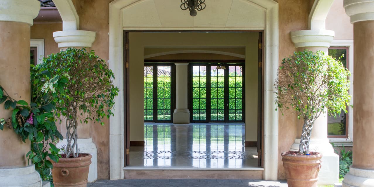 Investment: The Eastwest Home in Cerro Alto — photo