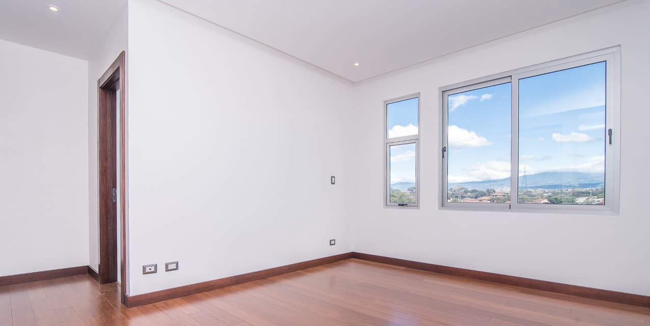 Investment: White Pleasure Home in Valle del Sol — photo