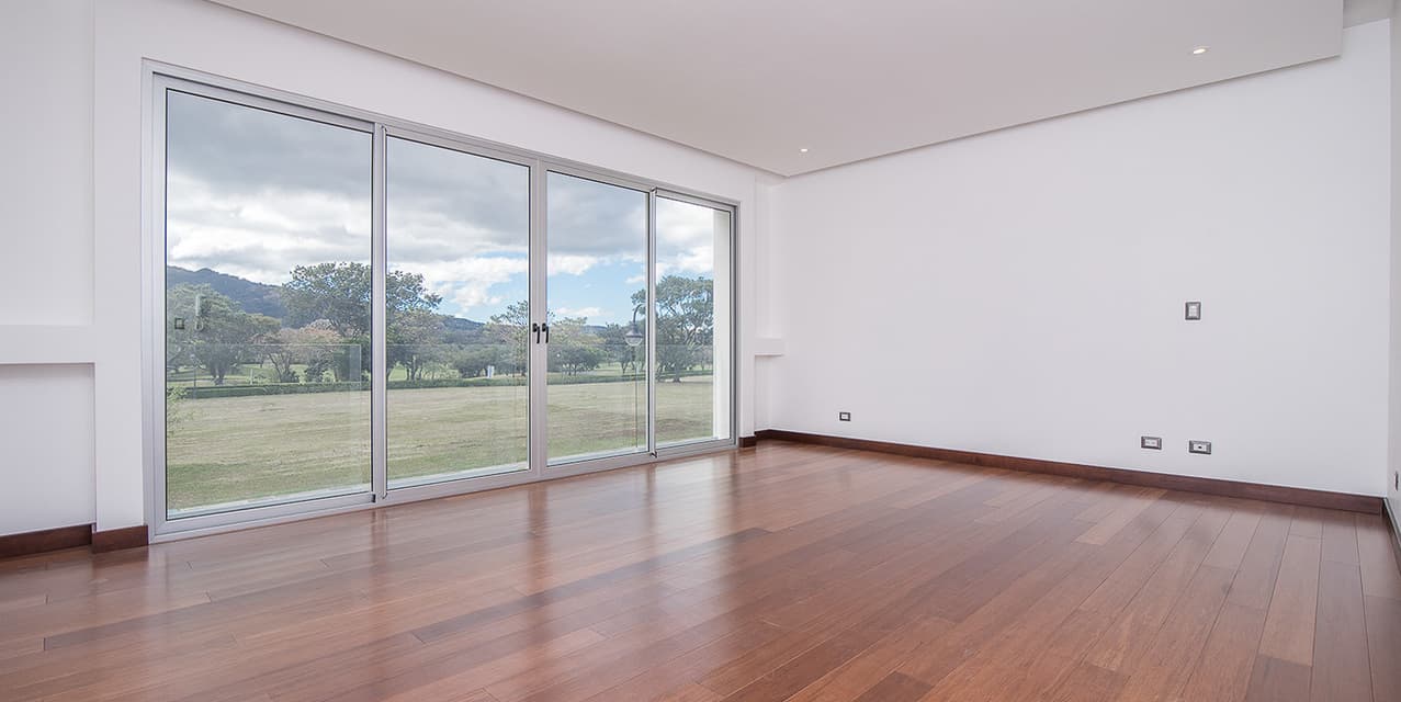 Investment: White Pleasure Home in Valle del Sol — photo