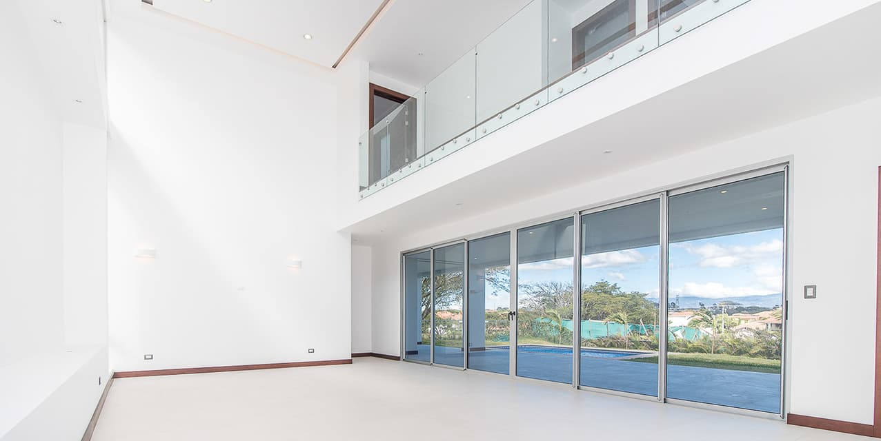 Investment: White Pleasure Home in Valle del Sol — photo